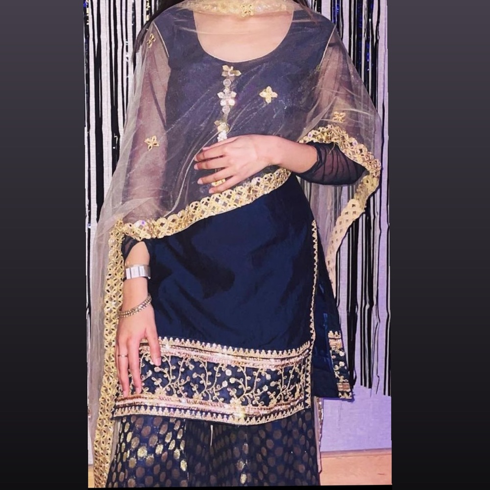 Heavy sharara suit (Pakistani, Indian, Desi, Punjab!)